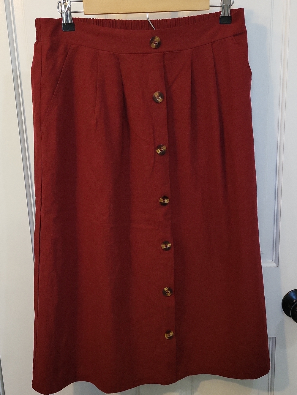 NWOT HALARA Button-Front Midi Skirt in Rust Red